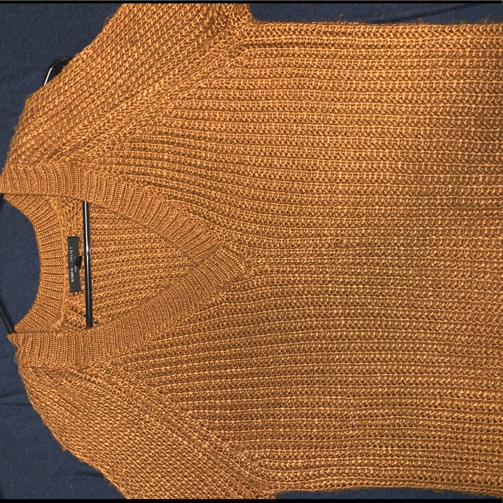 Romeo and Juliette Brown Sweater